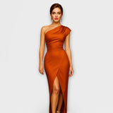 Elegantní asymetrické večerní šaty