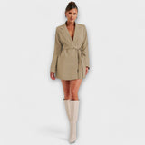 Blazer šaty s výstřihem do V