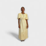 Josephine - Maxi šaty v máslově žluté barvě s vzdušným designem